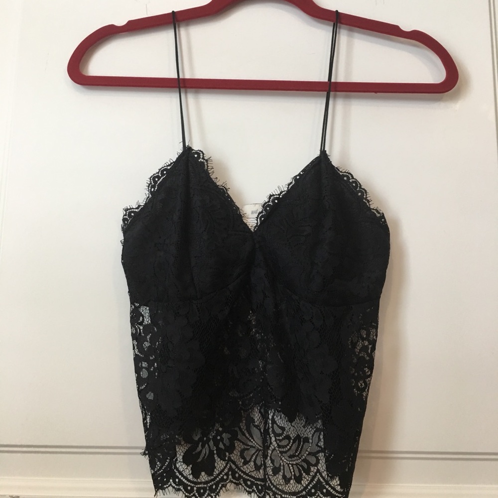 Black lace medium top